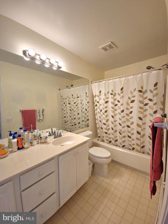 Building Photo - 1037 Lexus Way