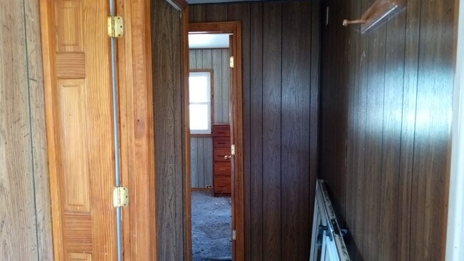 Building Photo - 710 Mill St