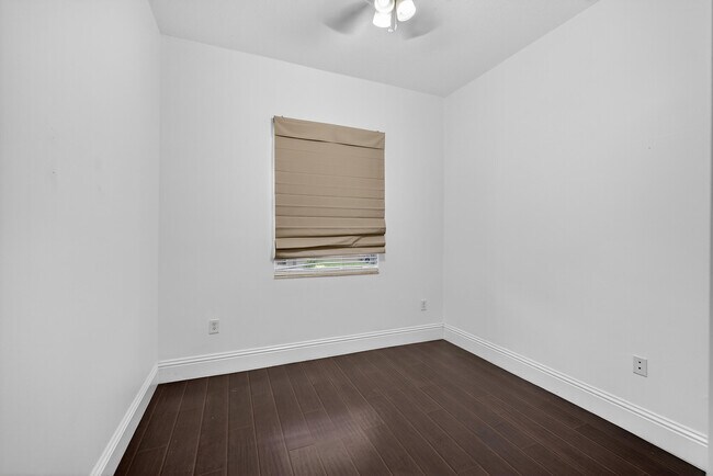 Building Photo - 6072 NW 116th Dr
