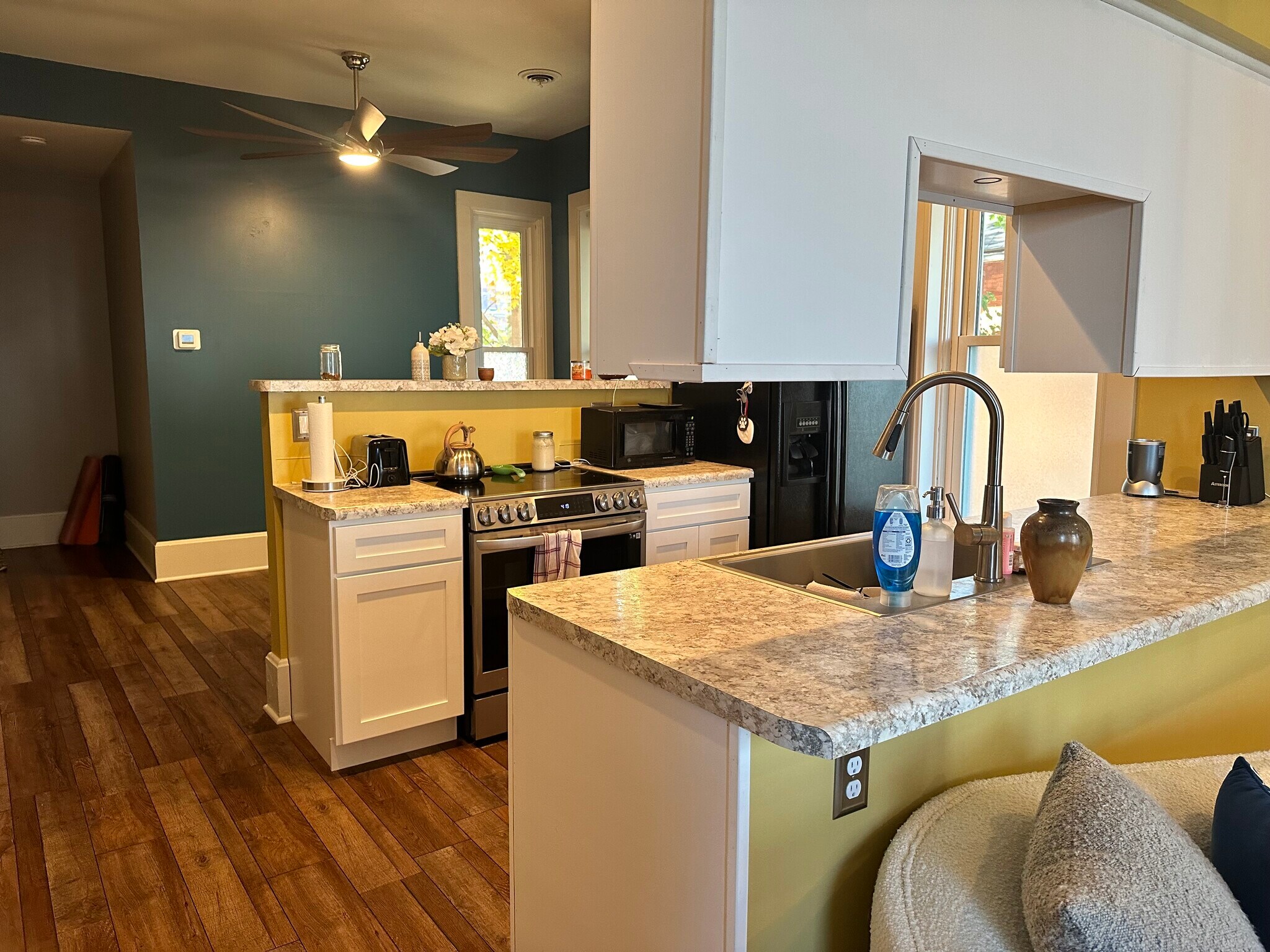 Kitchen view - 1633 Main St