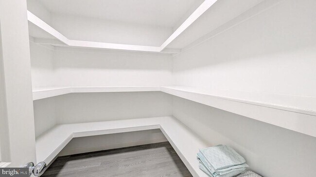 Building Photo - 2253 Papermill Rd