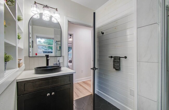 Building Photo - 5312 Jefferson St