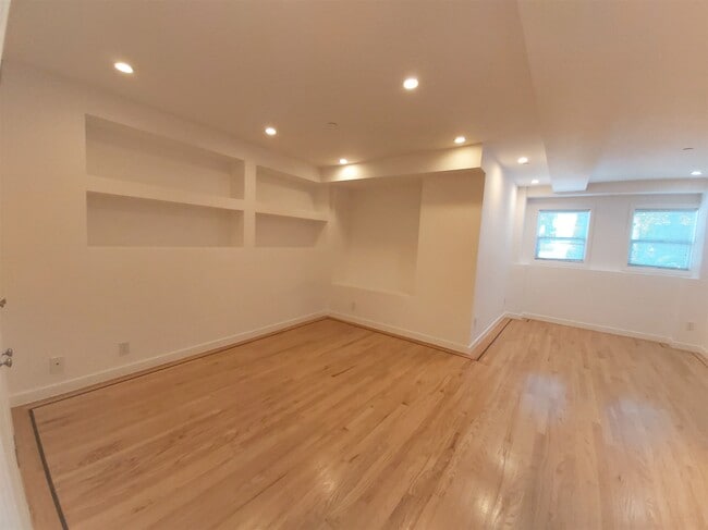 Master bedroom - 1939 15th St