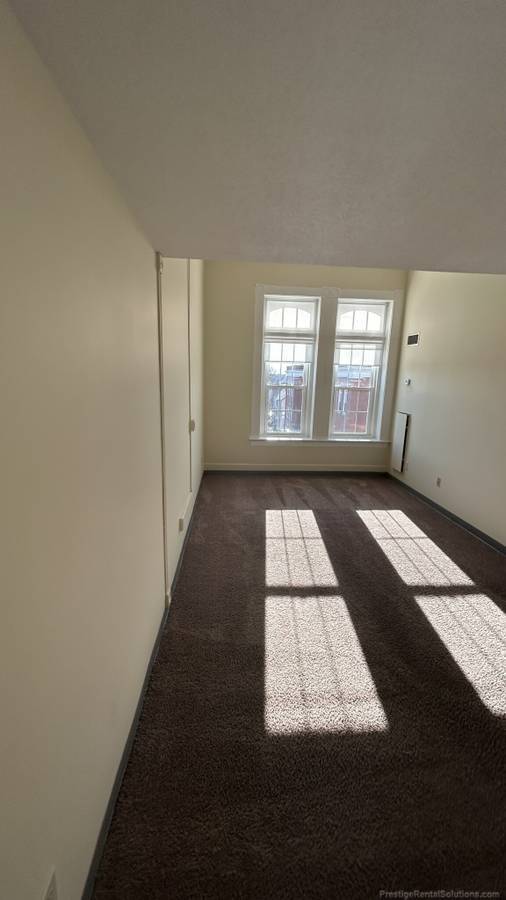 Building Photo - 9 Saint Joseph St