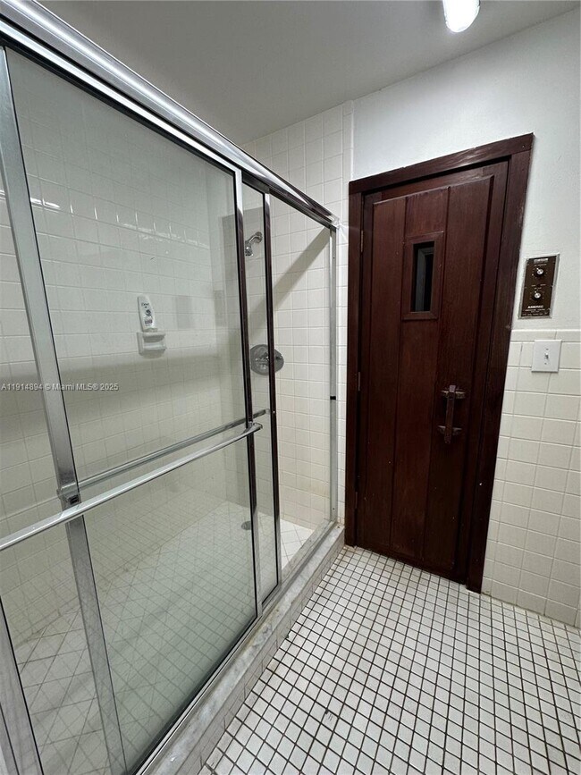 Building Photo - 311 SE 3rd St