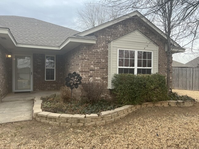 Building Photo - 15920 Korie Dr