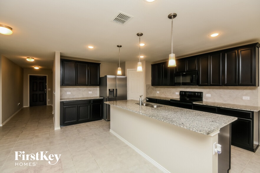 Building Photo - 6233 Misty Breeze Dr