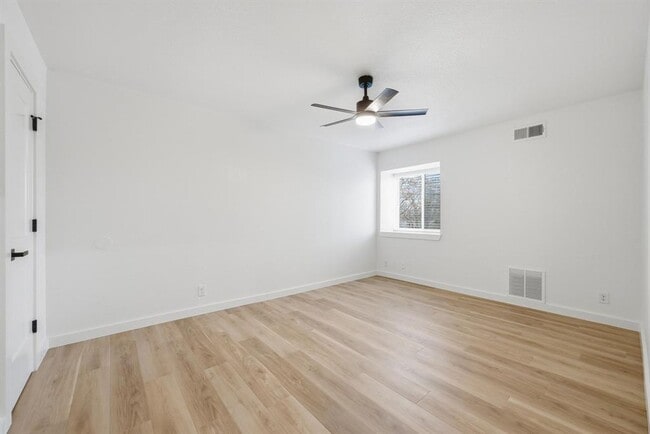 Building Photo - 4908 West Gate Blvd