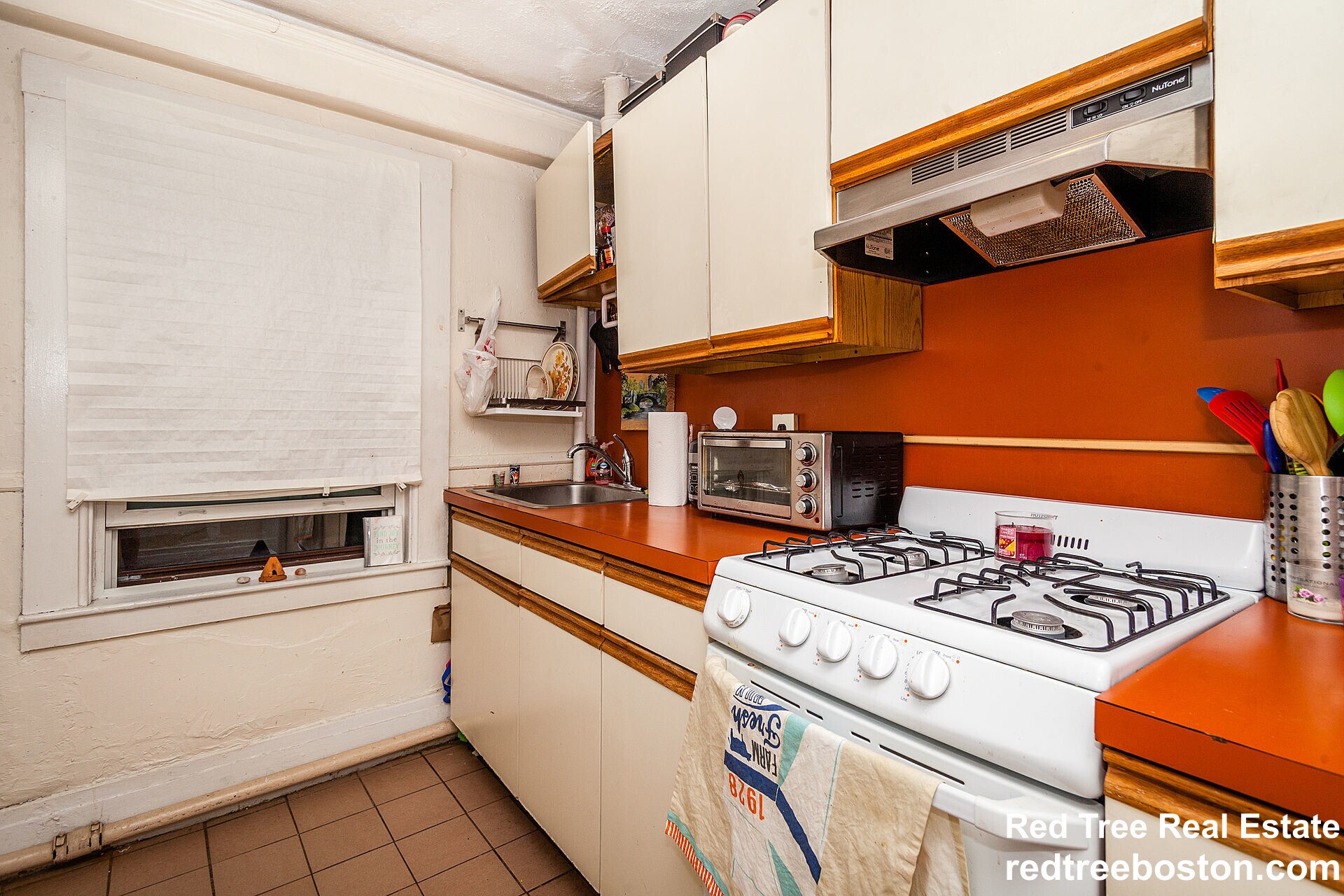 Building Photo - 94 W Cedar St