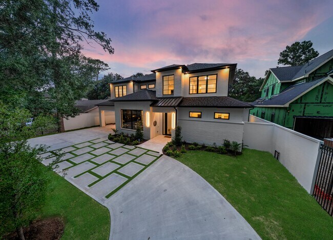 Building Photo - 13034 Memorial Dr