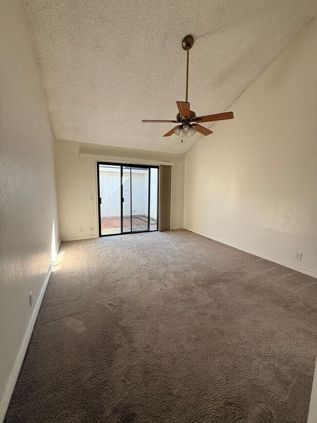 Building Photo - Private 2 Bed 2 Bath Single-Story Living in West Anaheim