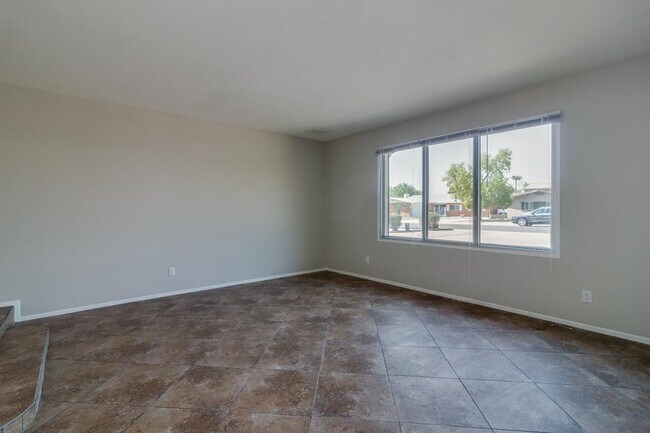 Building Photo - 137 E Riviera Dr