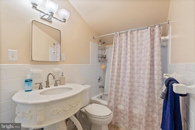 Building Photo - 931 Beaverbank Cir