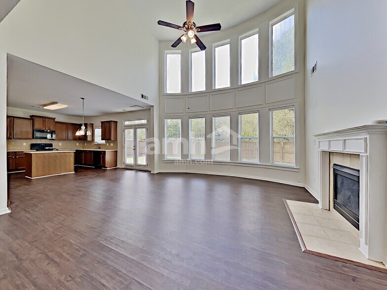 Building Photo - 228 Oakland Way
