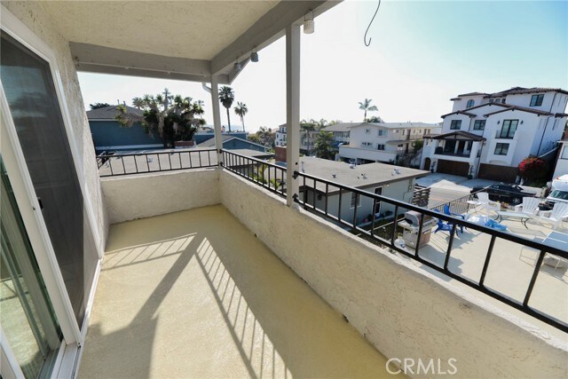 Building Photo - 505 Avenida Victoria