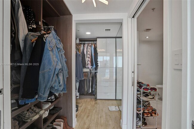 Building Photo - 400 Sunny Isles Blvd