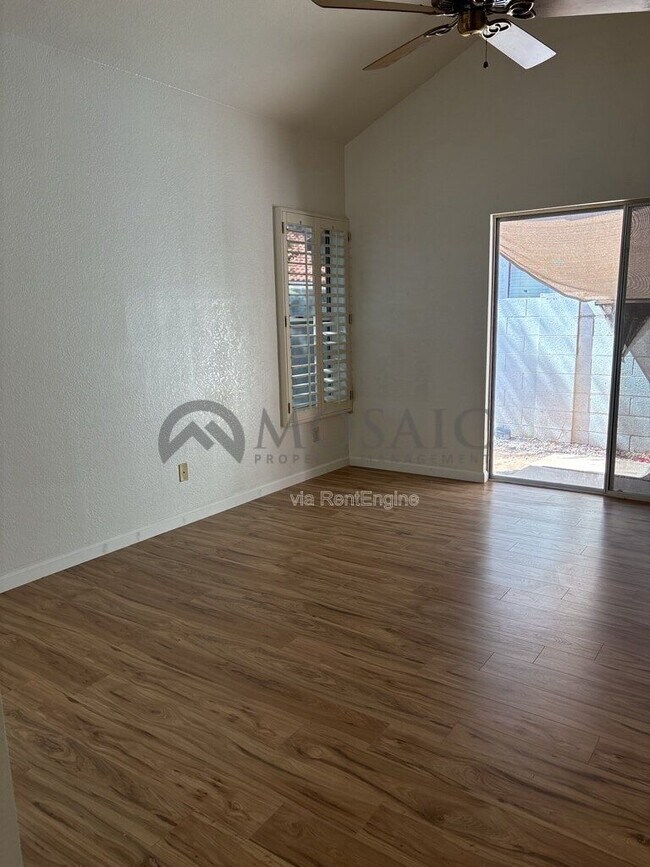 Building Photo - 3933 W Rene Dr