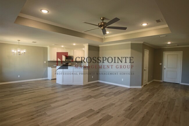 Building Photo - Beautiful 3 Bedroom 2 Bathroom Townhouse in South Tyler! Now offering 1st full month rent free!