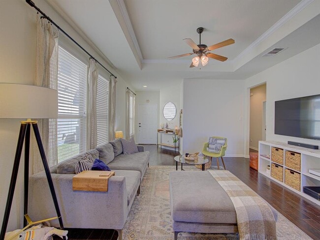 Building Photo - 9928 Aly May Dr