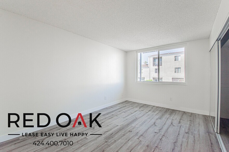 Building Photo - 1500 S Gramercy Pl