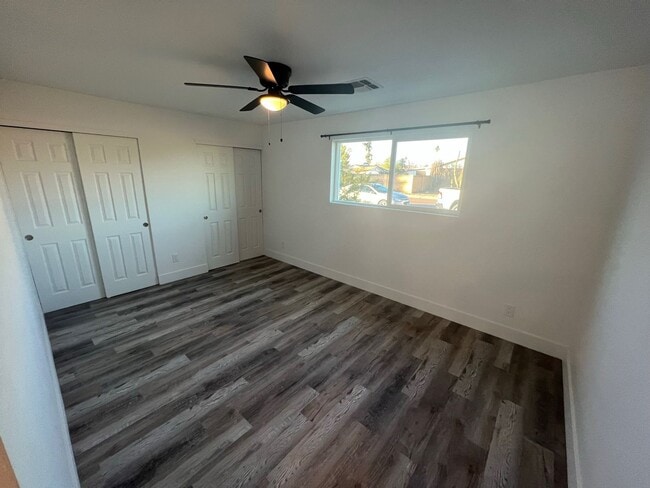 Building Photo - Remodeled 4 Bed/2 Bath in great ASU neighborhood