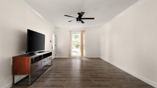 Building Photo - 2118 Fordham Ln