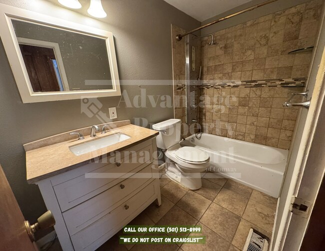 Building Photo - 1401 E View St