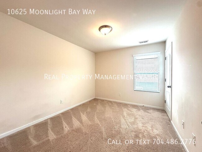 Building Photo - 10625 Moonlight Bay Wy