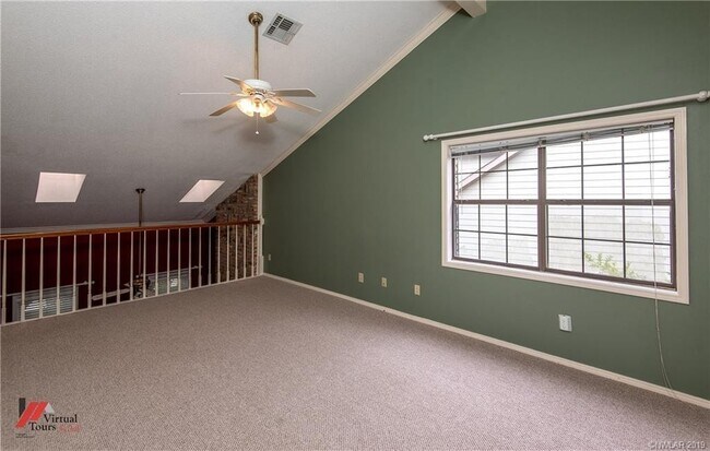 Building Photo - 8917 Glenmora Dr