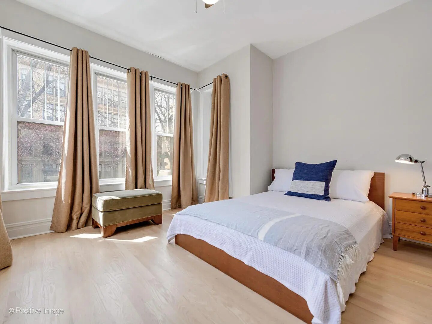 Bedroom - 6259 N Sheridan Rd