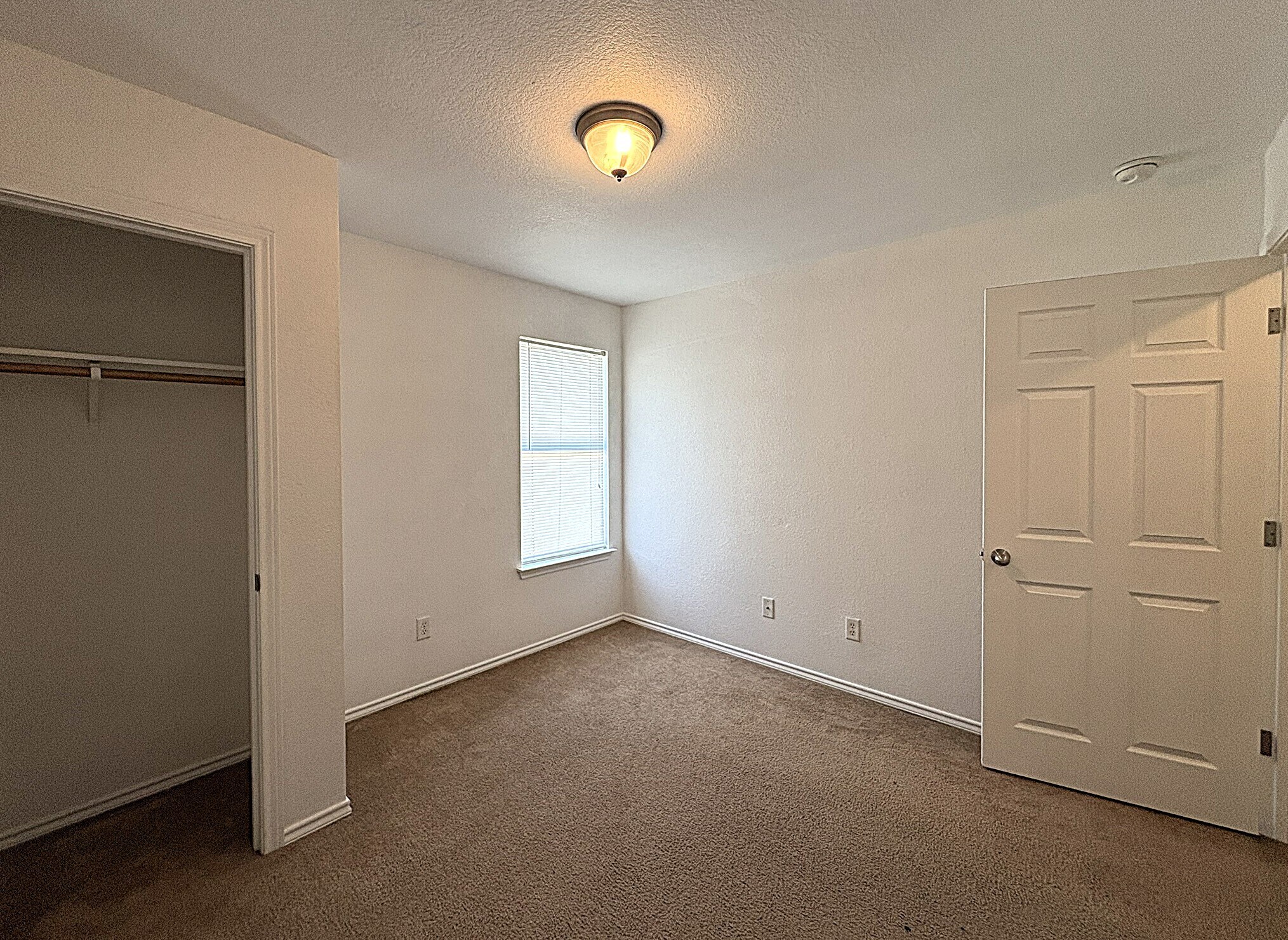 Building Photo - 2808 Ashley Dr