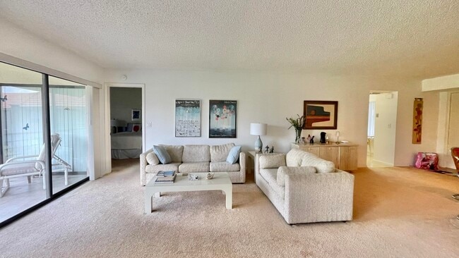 Building Photo - 5540 Fairway Park Dr