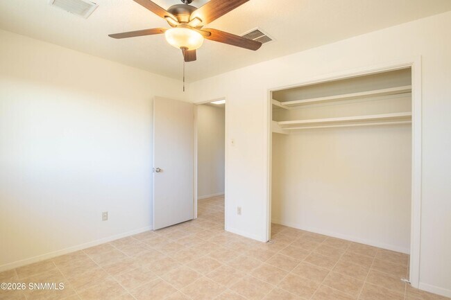 Building Photo - 3102 Hillsdale St