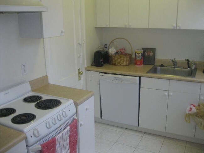 Building Photo - 629 Commonwealth Ave