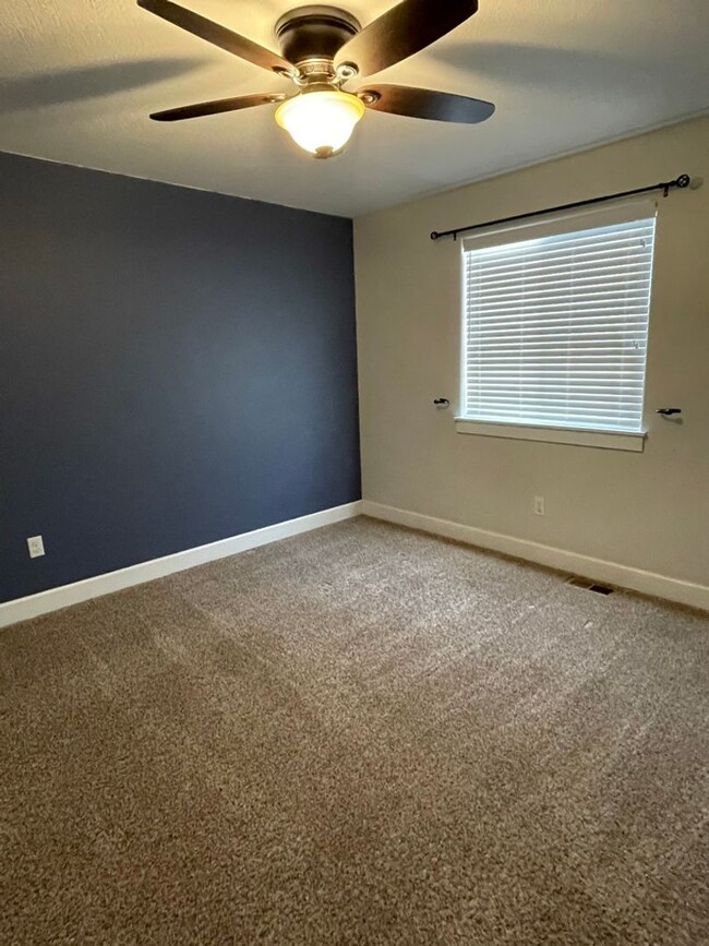 Building Photo - Beautiful Single Family Home!
