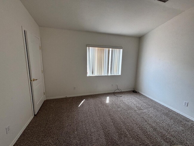 Building Photo - 5036 E Catalina Ct