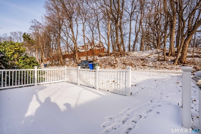 Building Photo - 420 S Main St