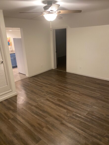 Building Photo - 902 Townline Rd