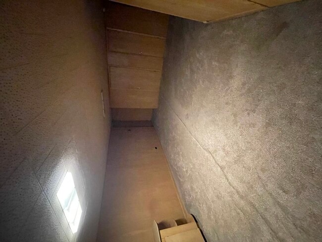 Building Photo - 8326 Christiana Ave