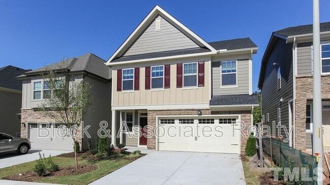 Building Photo - 213 Begen St