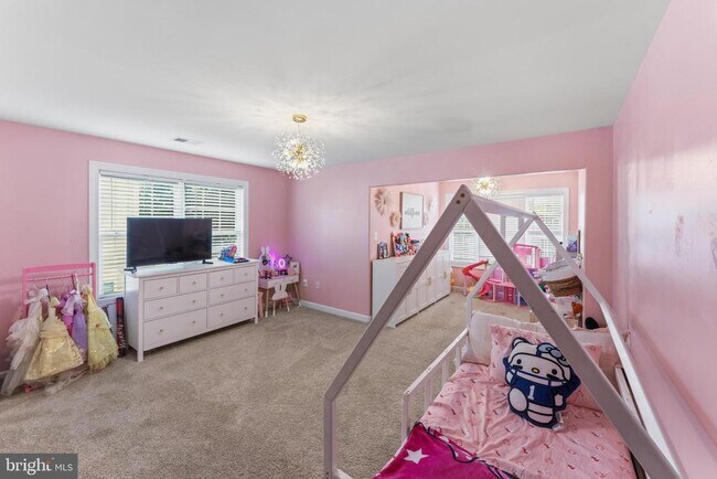 Building Photo - 11 Mt Ararat Ln