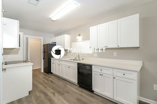 Building Photo - 3 Bedroom Pet-Friendly Home in Fort Worth, TX with Main Street Renewal