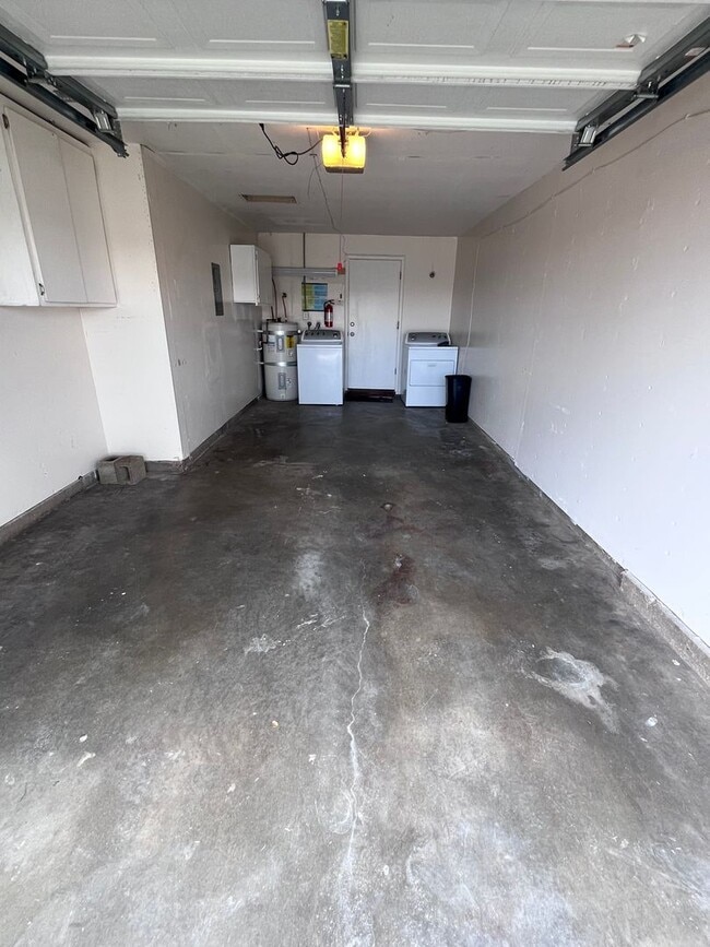 Building Photo - BEAUTIFUL UPDATED DUPLEX IN CITRUS HEIGHTS!!