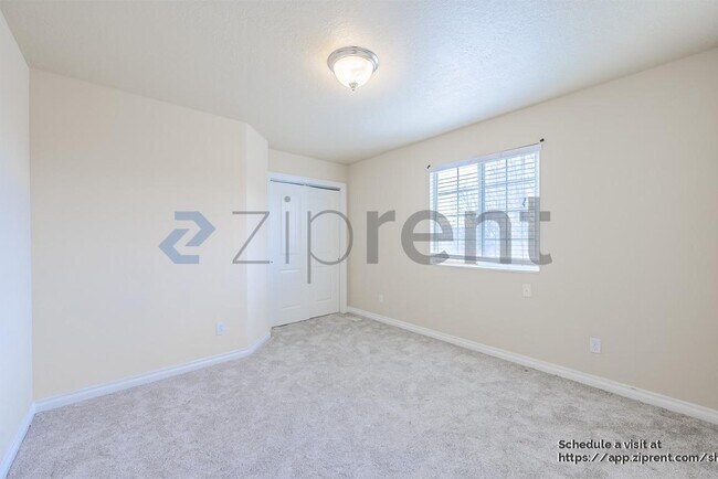 Building Photo - 10326 Avondale Dr