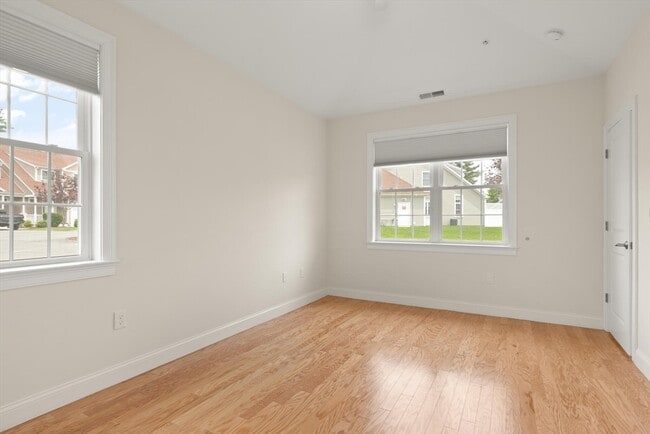 Building Photo - 70 Endicott St