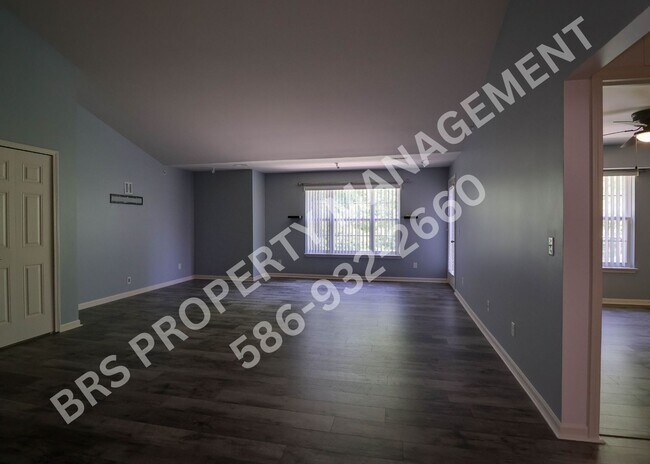 Building Photo - 2-bedroom 2 bath condo in Shelby Township