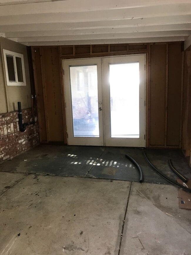 Building Photo - 14993 Yucca Ave