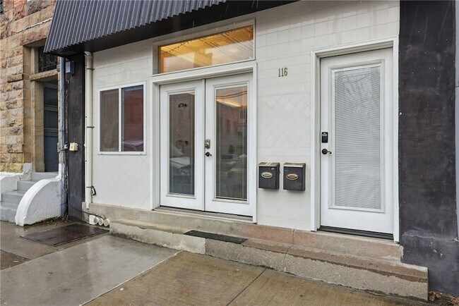 Building Photo - 116 S 17th St