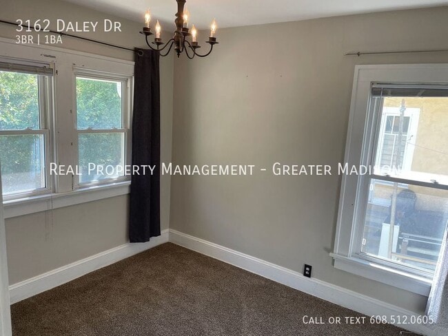 Building Photo - 3162 Daley Dr