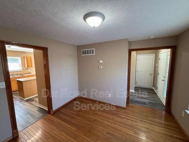 Building Photo - 6729 Fayetta Dr